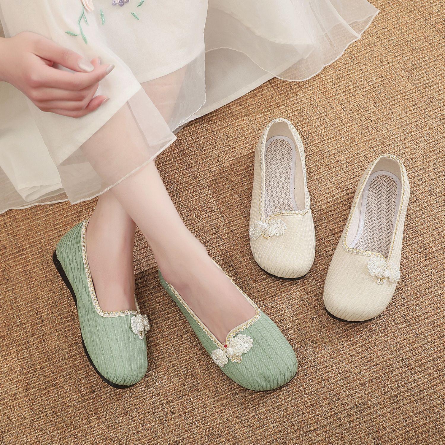 2025 spring new embroidered shoes women s single shoes, crystal jelly soles, national style embroidered cloth shoes one pedal mother shoes 40 зелений
2025 spring new embroidered shoes women s single shoes, crystal jelly soles, national style embroidered cloth shoes one pedal mother shoes 40 зелений