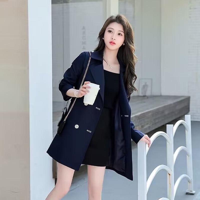 Женский плащ высокого класса средней длины на весну и осень, приталенный, стройнящий, в западном стиле, куртка на каждый день, тренд S темно-синий
Женский плащ высокого класса средней длины на весну и осень, приталенный, стройнящий, в западном стиле, куртка на каждый день, тренд S темно-синий