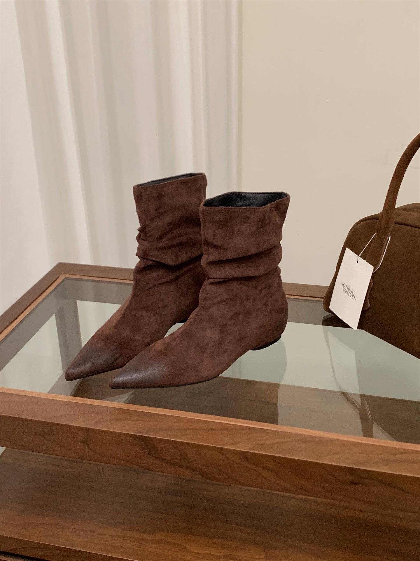 Inner Height Increasing Suede Pointed Skinny Boots Short Boots Women s Boots 2025 Fall Western Brown Maillard Pile Boots 39
Inner Height Increasing Suede Pointed Skinny Boots Short Boots Women s Boots 2025 Fall Western Brown Maillard Pile Boots 39