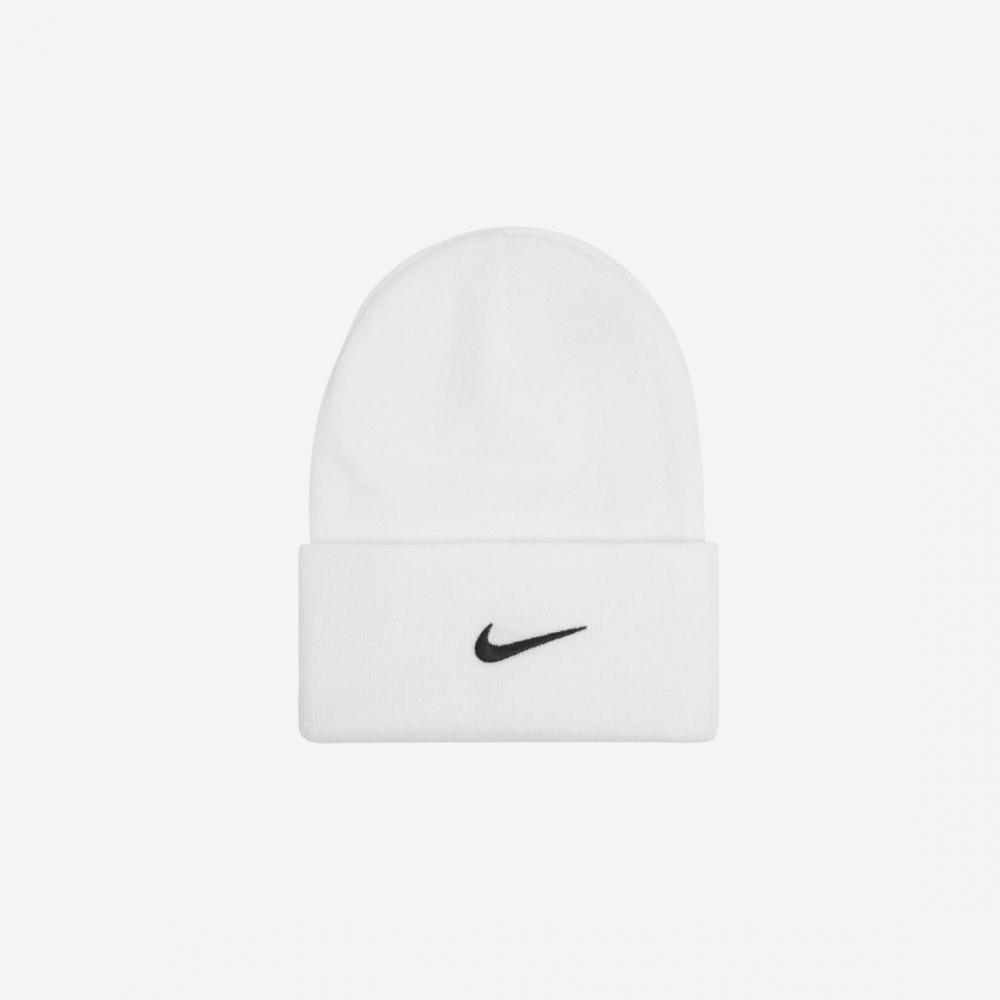 Белая шапка-бини с манжетами Nike x Stussy NRG Summit
Белая шапка-бини с манжетами Nike x Stussy NRG Summit