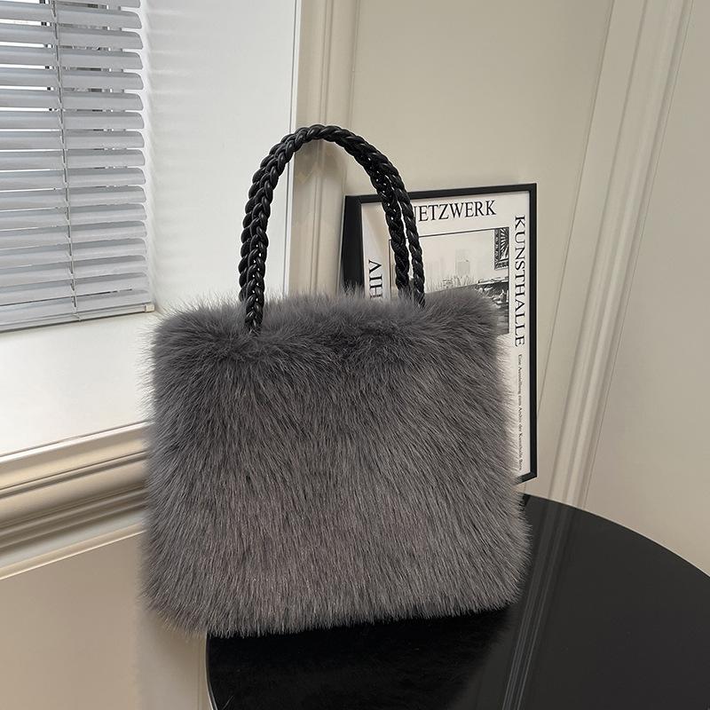2025 новая осенняя сумка-тоут плюшевая сумка женская модная сумка через плечо ленивый ветер большая вместимость сумка подмышку женская
2025 новая осенняя сумка-тоут плюшевая сумка женская модная сумка через плечо ленивый ветер большая вместимость сумка подмышку женская