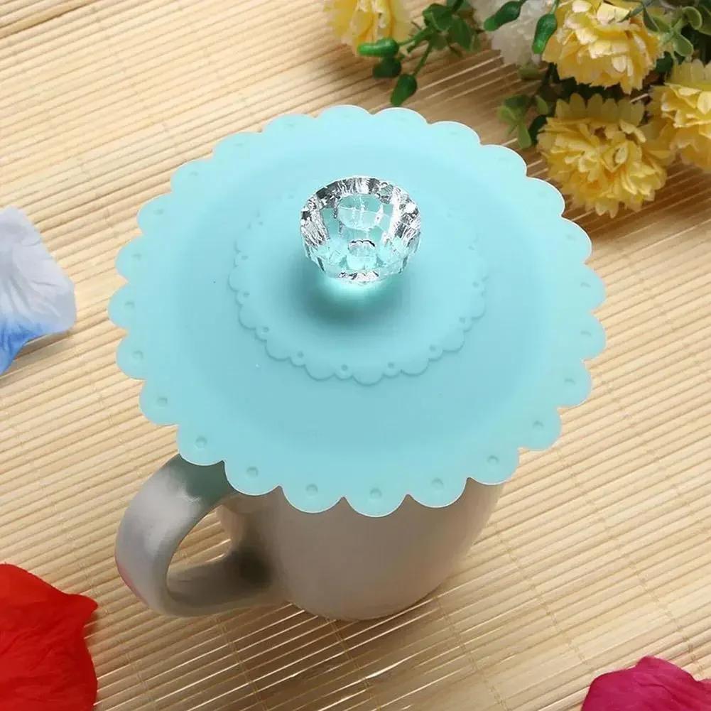 Glass Drink Cover Cup Lid Anti-Dust Coffee Mug Teacup Keep Warm Silicone With Diamond Decoration 11x11x2.4cm Sealing Cover оранжевый
Glass Drink Cover Cup Lid Anti-Dust Coffee Mug Teacup Keep Warm Silicone With Diamond Decoration 11x11x2.4cm Sealing Cover оранжевый