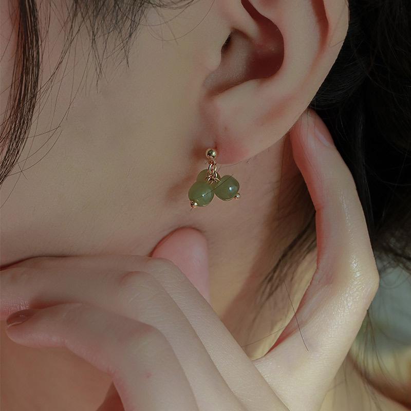 Dreamland*Hetian jade earrings for women, small grape design, suitable for sensitive ears, gift for girlfriend, summer ear clips, Korean niche design Auricular Needle Style
Dreamland*Hetian jade earrings for women, small grape design, suitable for sensitive ears, gift for girlfriend, summer ear clips, Korean niche design Auricular Needle Style