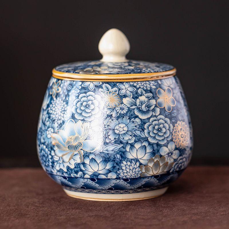 Vintage Blue and White Porcelain Floral Tea Pot Household Sealed Moisture-proof Decorative Jar Coffee Bean Candy Jar Container
Vintage Blue and White Porcelain Floral Tea Pot Household Sealed Moisture-proof Decorative Jar Coffee Bean Candy Jar Container