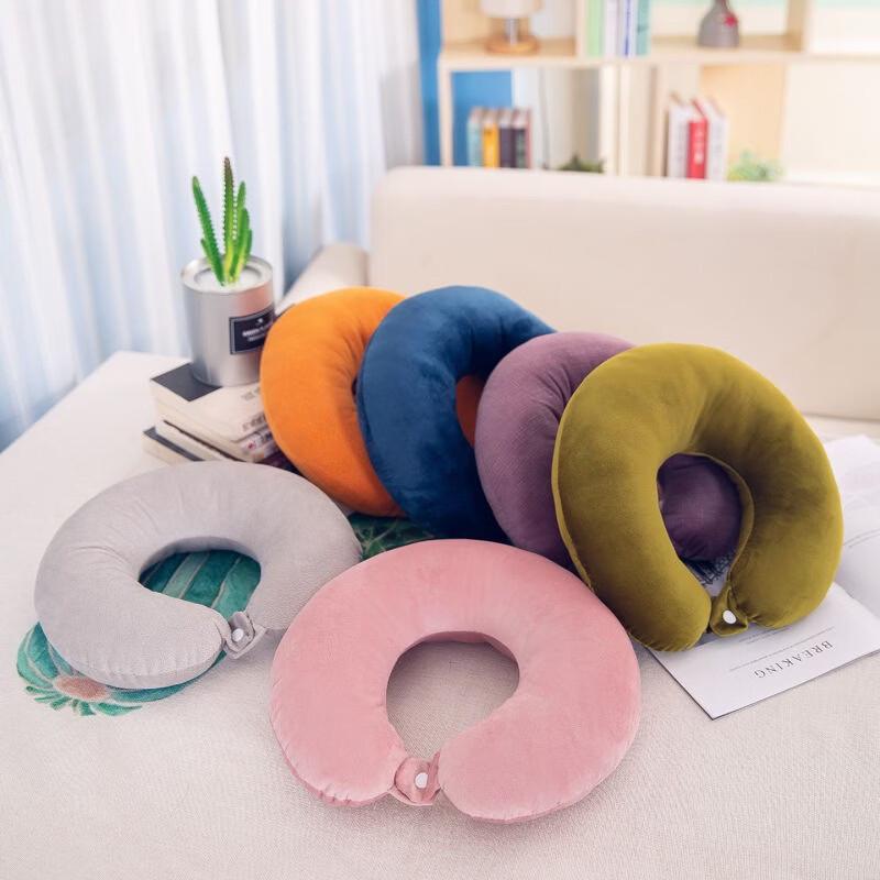 DAXTEU U-Shaped Travel Neck Pillow
DAXTEU U-Shaped Travel Neck Pillow