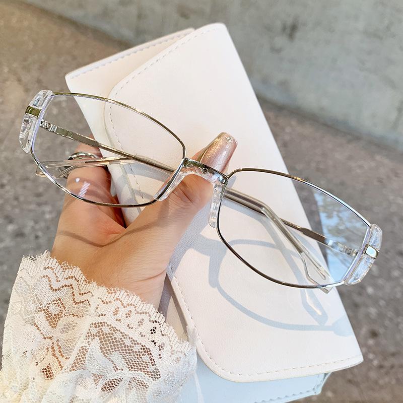 Солнцезащитные очки в современной ретро-оправе с тонкой металлической оправой Солнцезащитные очки с антисиними плоскими стеклами
Солнцезащитные очки в современной ретро-оправе с тонкой металлической оправой Солнцезащитные очки с антисиними плоскими стеклами