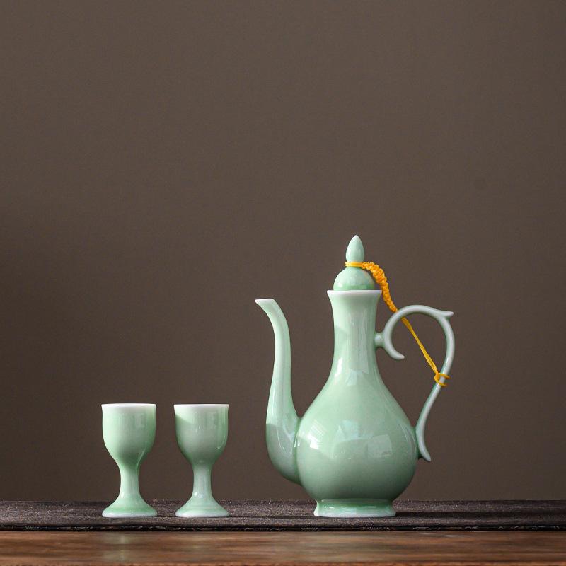 Китайский винтажный набор для вина с бокалами для белого вина, антикварным диспенсером для вина и высококачественной подарочной коробкой
Китайский винтажный набор для вина с бокалами для белого вина, антикварным диспенсером для вина и высококачественной подарочной коробкой