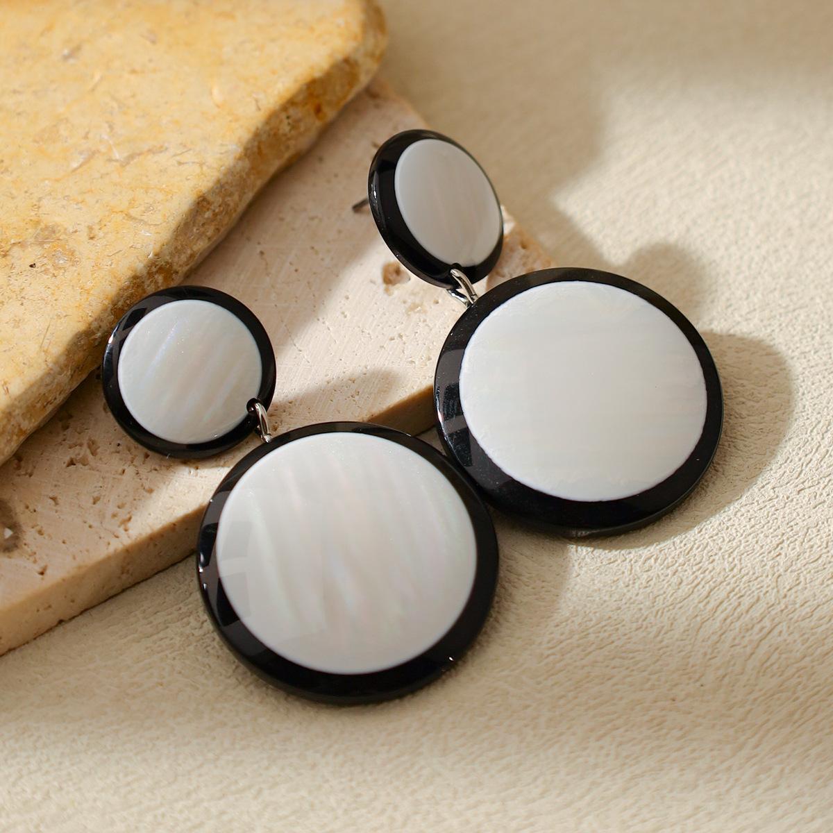 Модные серьги-подвески для женщин белый
Модные серьги-подвески для женщин белый