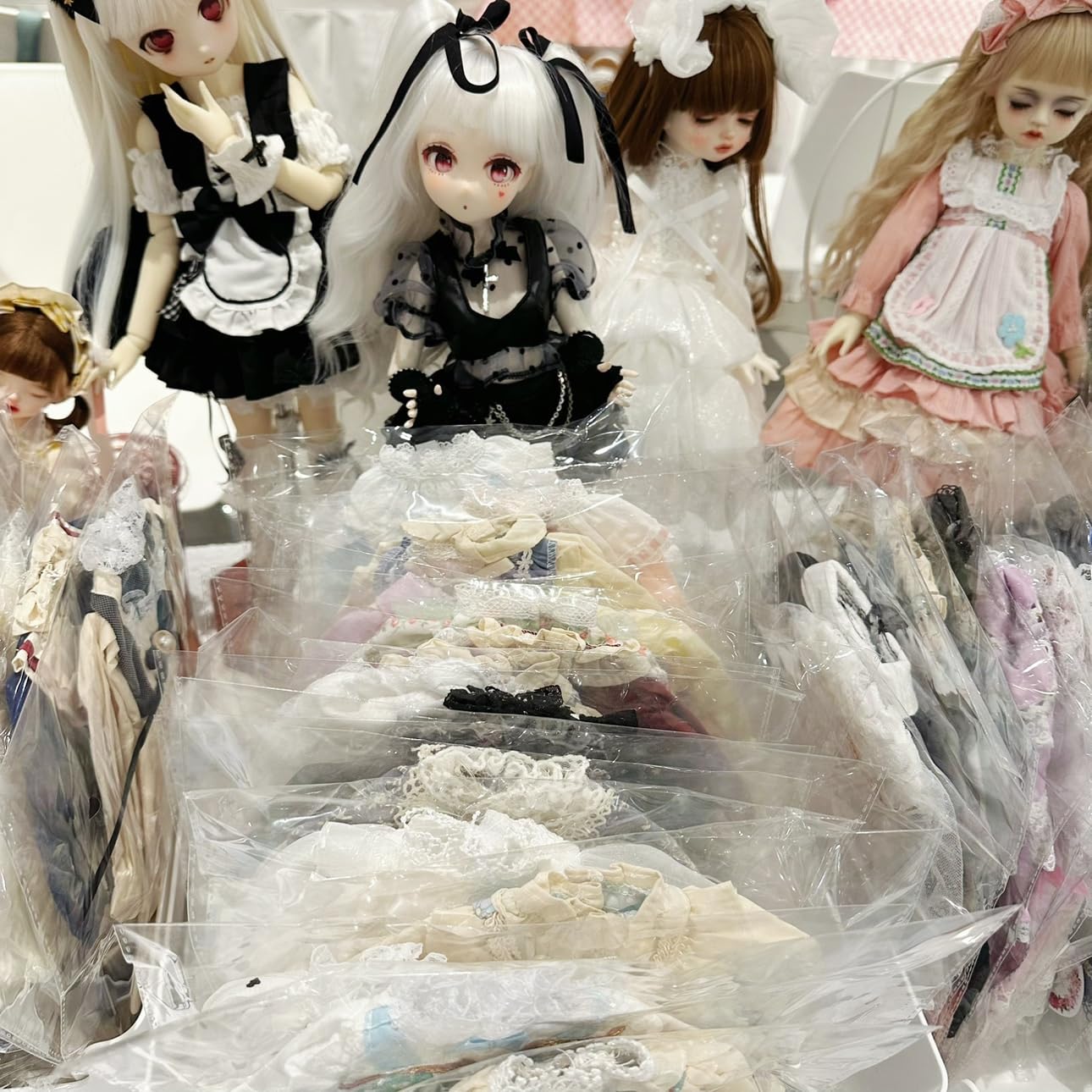 BJD Ball Jointed Doll Dress Doll Costume Clothes No Body Lucky Bag Style Lucky Bag 2 1/4 1/6 1/3 (Random Pieces) (1/4) білий
BJD Ball Jointed Doll Dress Doll Costume Clothes No Body Lucky Bag Style Lucky Bag 2 1/4 1/6 1/3 (Random Pieces) (1/4) білий