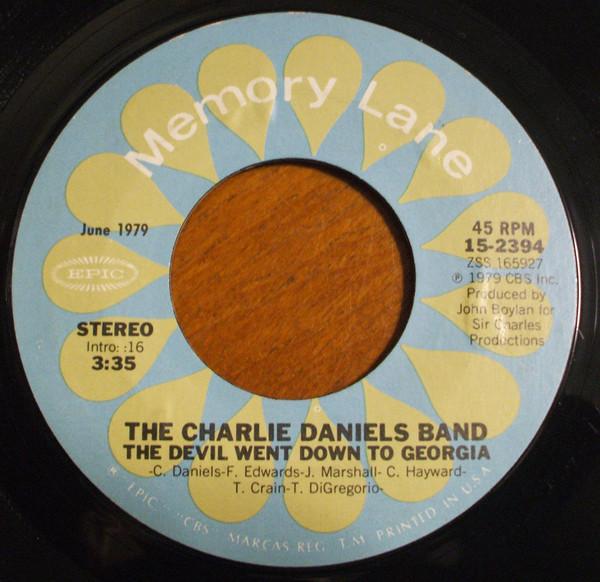 7inch Record CHARLIE DANIELS BAND - The Devil Went Down To Georgia / Un 152394 Epic US Rock Used
7inch Record CHARLIE DANIELS BAND - The Devil Went Down To Georgia / Un 152394 Epic US Rock Used