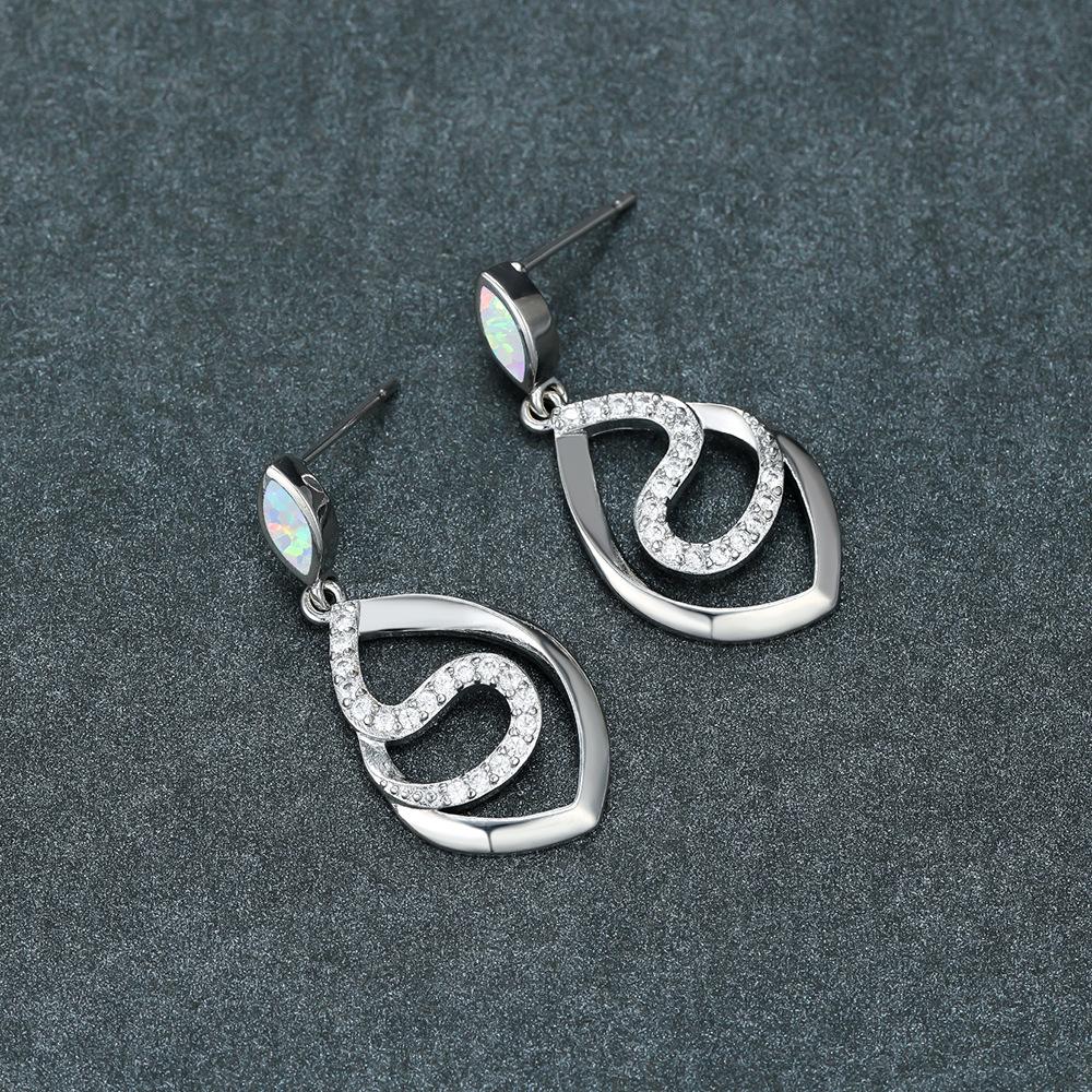 Fashionable and Personalized Horse Eye Diamond Shaped S Shaped Micro Inlaid Zircon Earrings Long and Slim Design
Fashionable and Personalized Horse Eye Diamond Shaped S Shaped Micro Inlaid Zircon Earrings Long and Slim Design