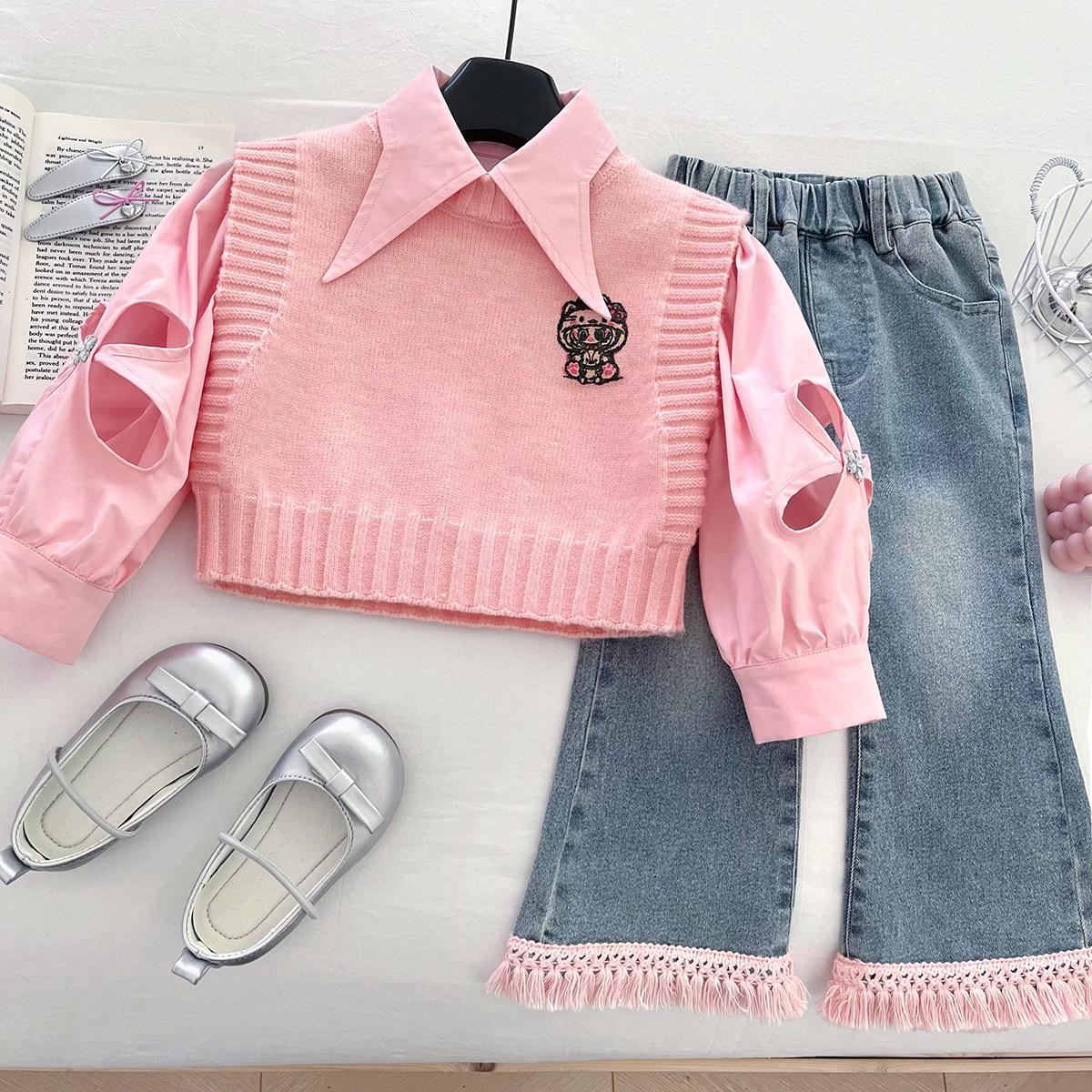 2025 Girls Knitted Three-Piece Set: Cartoon Embroidery Vest, Shirt & Flare Pants 90cm
2025 Girls Knitted Three-Piece Set: Cartoon Embroidery Vest, Shirt & Flare Pants 90cm