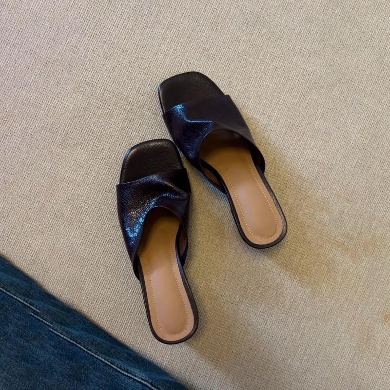 Sheepskin version~ Summer soft white leather sandals thick high heel with holiday style wear new slippers women 35
Sheepskin version~ Summer soft white leather sandals thick high heel with holiday style wear new slippers women 35