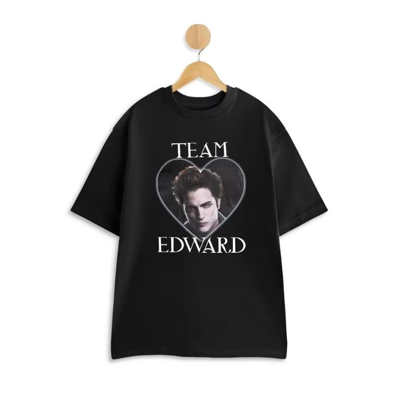 2026 Twilight Saga New Moon Team Edward ShortSleeve Graphic TShirt for Women Classic TShirt for Fans Casual Wear 4XL
2026 Twilight Saga New Moon Team Edward ShortSleeve Graphic TShirt for Women Classic TShirt for Fans Casual Wear 4XL