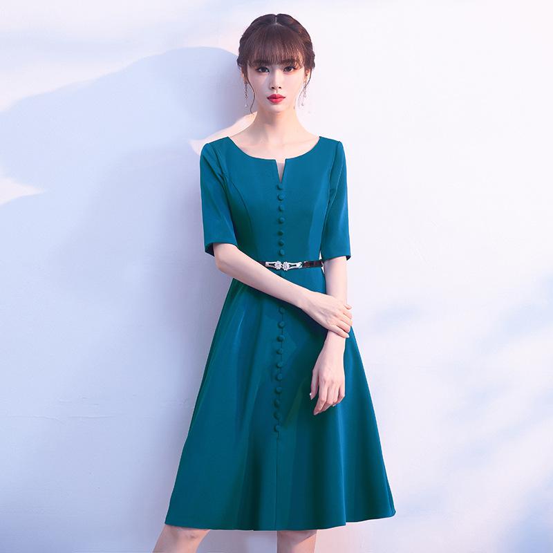 The new small evening dress can be worn at ordinary times. The temperament socialite peacock blue dress shows the thin dress. XS павлин голубой
The new small evening dress can be worn at ordinary times. The temperament socialite peacock blue dress shows the thin dress. XS павлин голубой