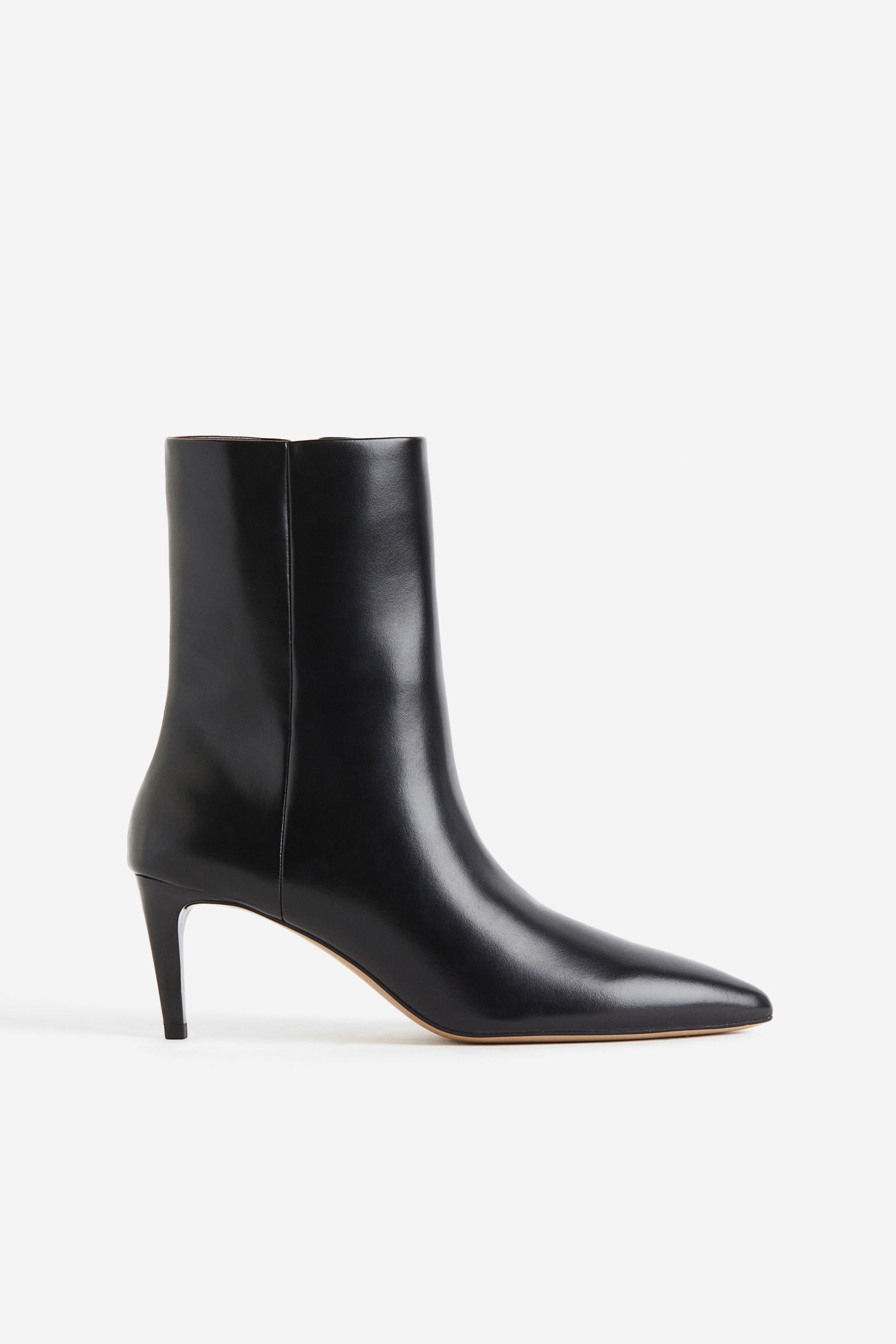 Heeled boots
Heeled boots