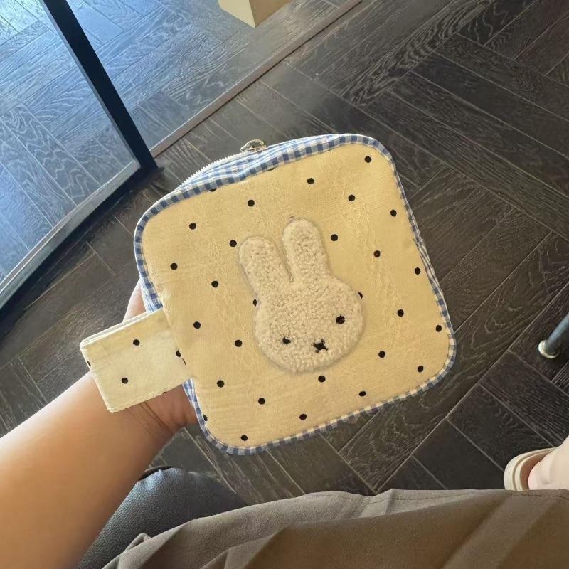 Blue-checkered Mi Rabbit Storage Bag, Cute MiFi Rabbit Camera Bag, Multi-functional Portable Handbag White - without pendant
Blue-checkered Mi Rabbit Storage Bag, Cute MiFi Rabbit Camera Bag, Multi-functional Portable Handbag White - without pendant