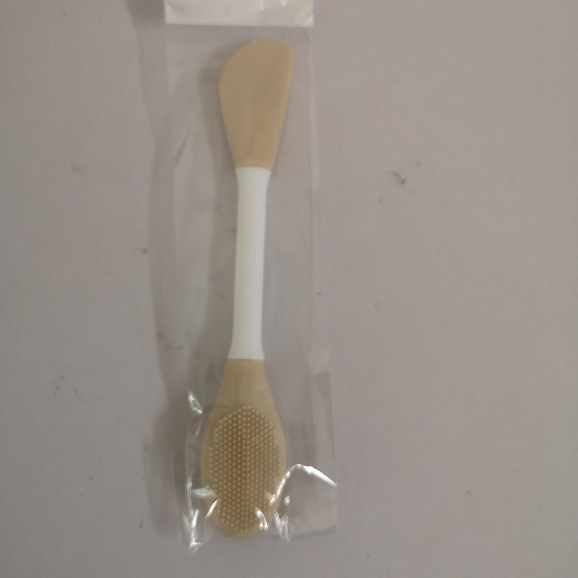 Двусторонняя силиконовая щеточка для лица для очищения, массажа, нанесения масок, подводки для глаз и многого другого Beige бежевый
Двусторонняя силиконовая щеточка для лица для очищения, массажа, нанесения масок, подводки для глаз и многого другого Beige бежевый