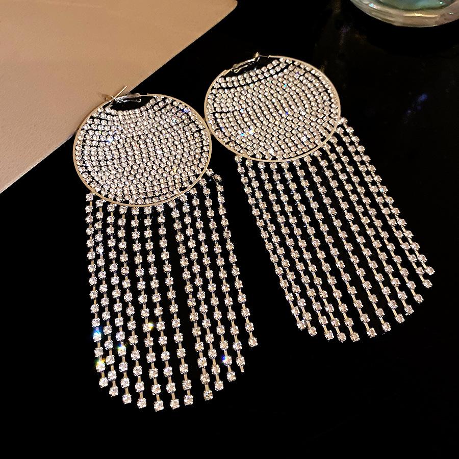 New silver needle diamond round fringed earrings simple, fashionable and exquisite earrings light luxury high-end earrings women
New silver needle diamond round fringed earrings simple, fashionable and exquisite earrings light luxury high-end earrings women