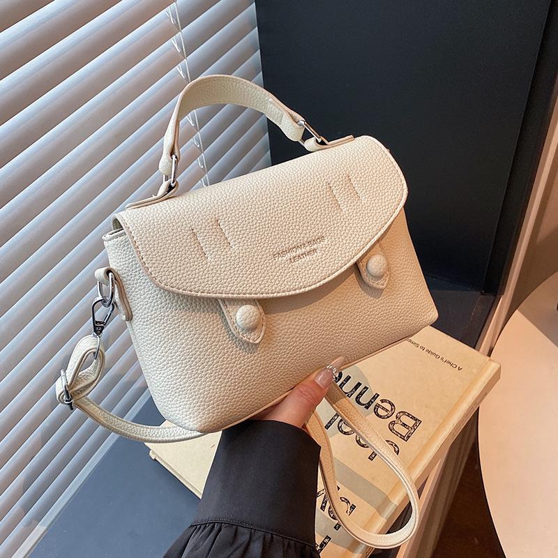 Premium sense niche bag women s 2025 summer new simple shoulder bag versatile casual messenger bag small bag чёрный
Premium sense niche bag women s 2025 summer new simple shoulder bag versatile casual messenger bag small bag чёрный