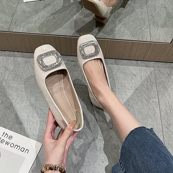 Французские красивые туфли-лодочки женские 2025 осень новые модели с юбками толстый каблук квадратный носок темперамент универсальные национальный стиль средний каблук леди 40 хаки
Французские красивые туфли-лодочки женские 2025 осень новые модели с юбками толстый каблук квадратный носок темперамент универсальные национальный стиль средний каблук леди 40 хаки