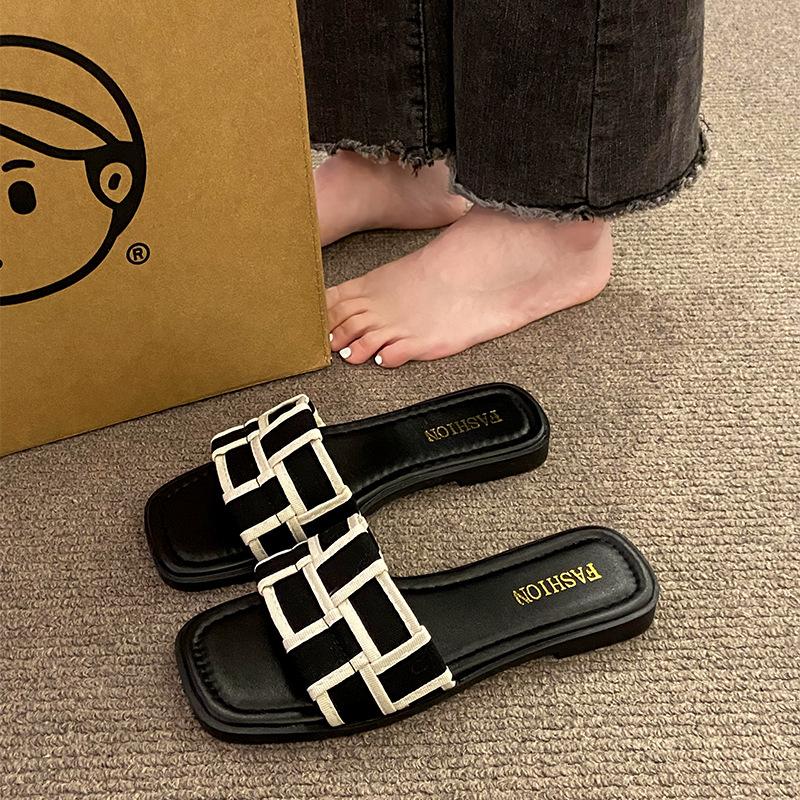 Французские тапочки на плоской подошве класса люкс для женщин, летняя одежда Xiaoxiangfeng 2025, новая обувь для выхода на пляж от знаменитостей из Интернета 35 чёрный
Французские тапочки на плоской подошве класса люкс для женщин, летняя одежда Xiaoxiangfeng 2025, новая обувь для выхода на пляж от знаменитостей из Интернета 35 чёрный