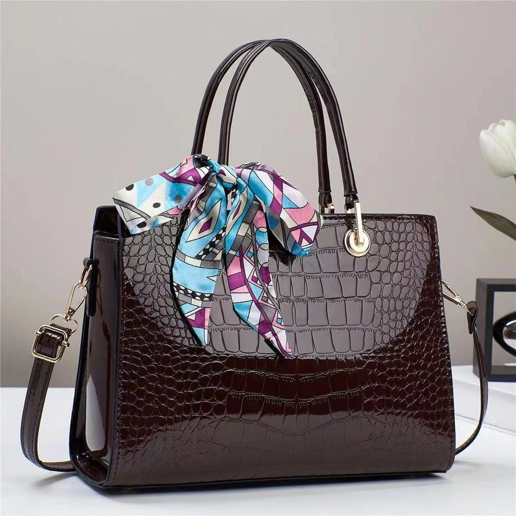 Fashionable Large Capacity Crocodile Pattern Pu Shoulder Bag For Women In Black Red Khaki Pink Brown Blue Coffee кавовий
Fashionable Large Capacity Crocodile Pattern Pu Shoulder Bag For Women In Black Red Khaki Pink Brown Blue Coffee кавовий