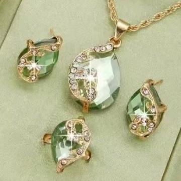 3PCS Peacock Gemstone Lady Jewelry Set Temperament Shiny Crystal Waterdrop Necklace Hoop Earring Ring Gold Color Evening Jewelry
3PCS Peacock Gemstone Lady Jewelry Set Temperament Shiny Crystal Waterdrop Necklace Hoop Earring Ring Gold Color Evening Jewelry