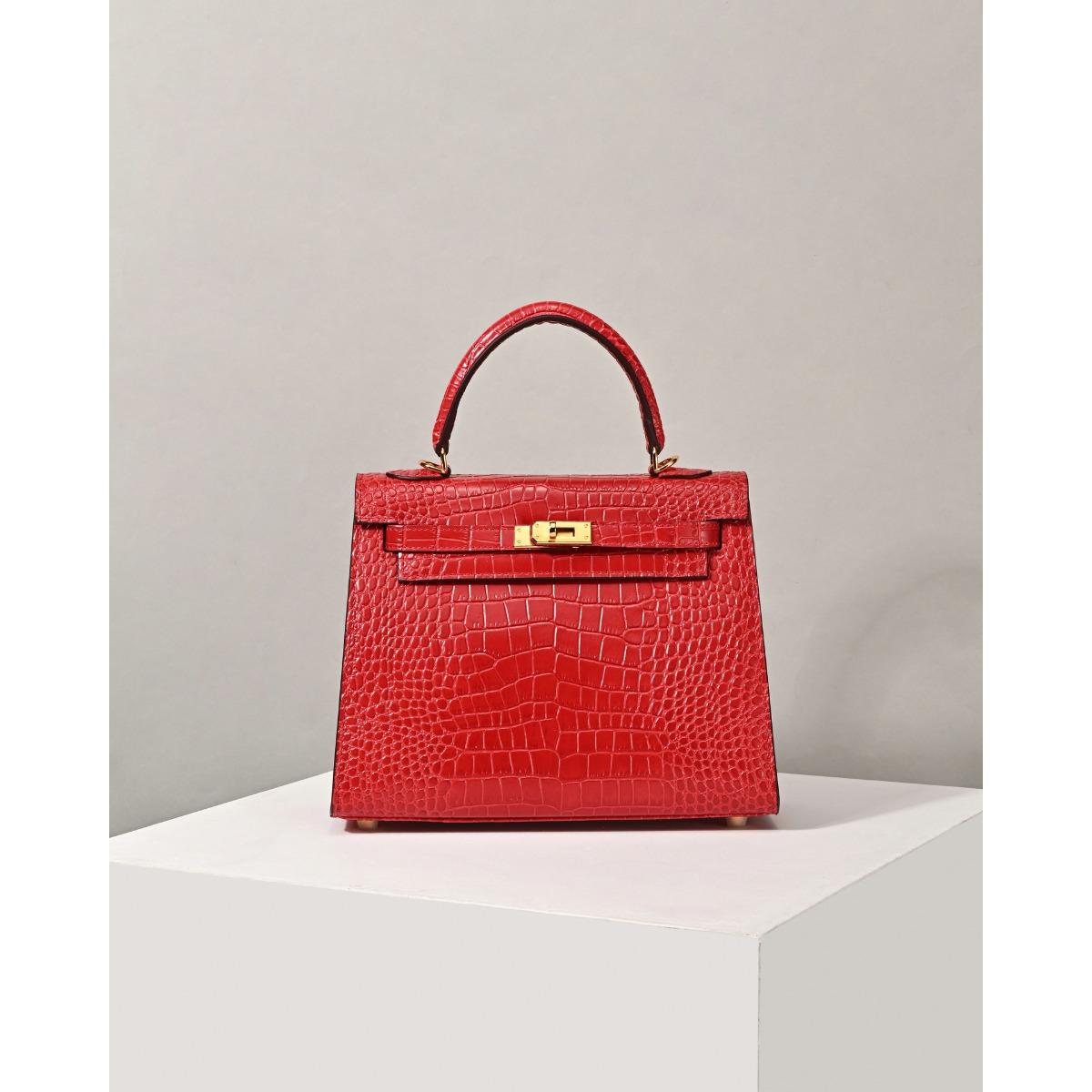 Cross-border special for mini women s bags, genuine leather bags, portable crocodile pattern cowhide second-generation Kelli bags, shoulder 22cm small size without lock
Cross-border special for mini women s bags, genuine leather bags, portable crocodile pattern cowhide second-generation Kelli bags, shoulder 22cm small size without lock