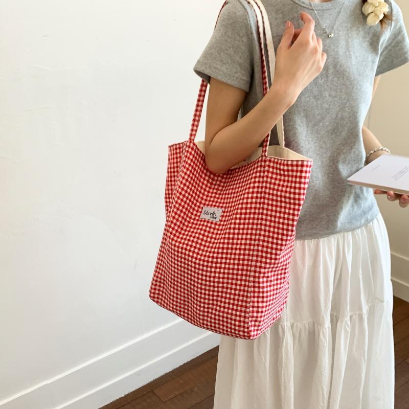 Front and back double-sided striped shoulder bag large-capacity tote bag premium texture embroidery student canvas bag синій
Front and back double-sided striped shoulder bag large-capacity tote bag premium texture embroidery student canvas bag синій