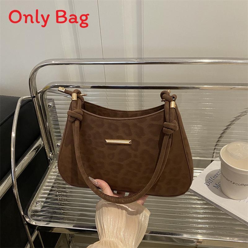 Pu Leather Shoulder Bag With Splicing And Zipper Closure For Daily Use DarkBrown
Pu Leather Shoulder Bag With Splicing And Zipper Closure For Daily Use DarkBrown