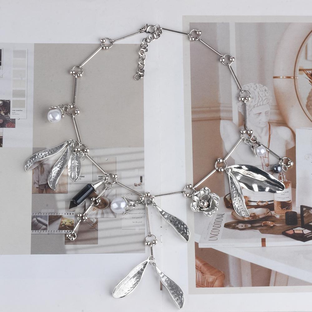 Ожерелье из сплава с жемчужными листьями, многофункциональные аксессуары, винтажные подвески, аксессуары серебряный
Ожерелье из сплава с жемчужными листьями, многофункциональные аксессуары, винтажные подвески, аксессуары серебряный
