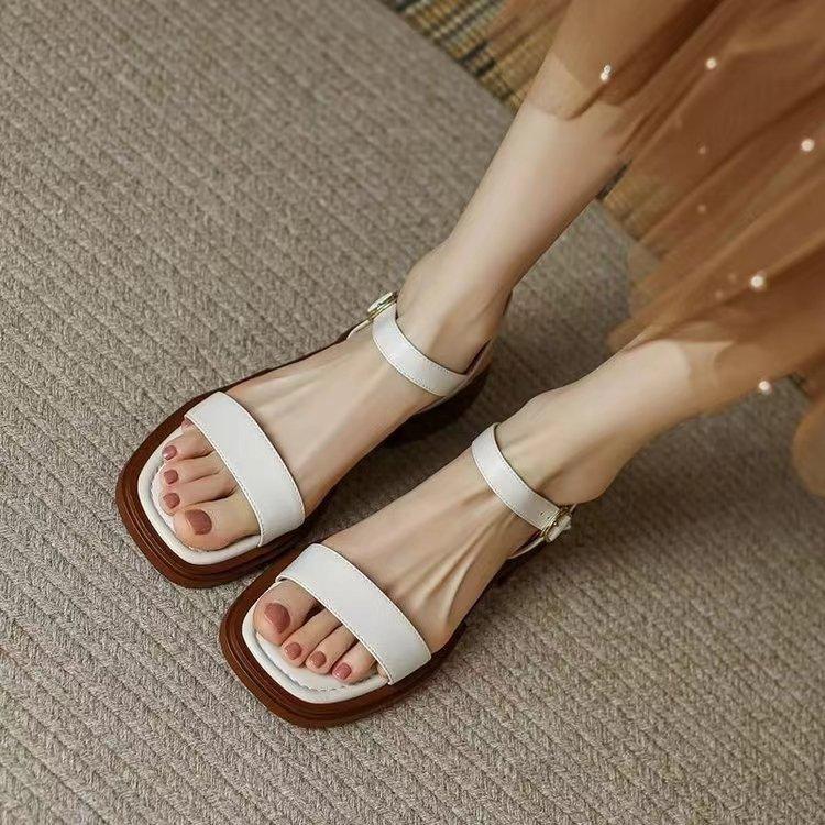 Comfortable soft sole low heel retro word with sandals summer women s new flat Roman shoes fairy style women s shoes 35 чорний
Comfortable soft sole low heel retro word with sandals summer women s new flat Roman shoes fairy style women s shoes 35 чорний