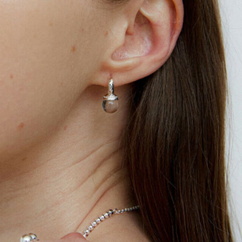 MIDNIGHT MOMENT half hoop clear earring SILVER
MIDNIGHT MOMENT half hoop clear earring SILVER