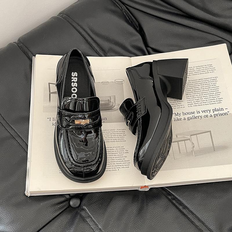 Fashion retro high-heeled women s loafers autumn and winter simple commuting fashion thick-heeled small leather shoes shallow single shoes tide 40 чорний
Fashion retro high-heeled women s loafers autumn and winter simple commuting fashion thick-heeled small leather shoes shallow single shoes tide 40 чорний