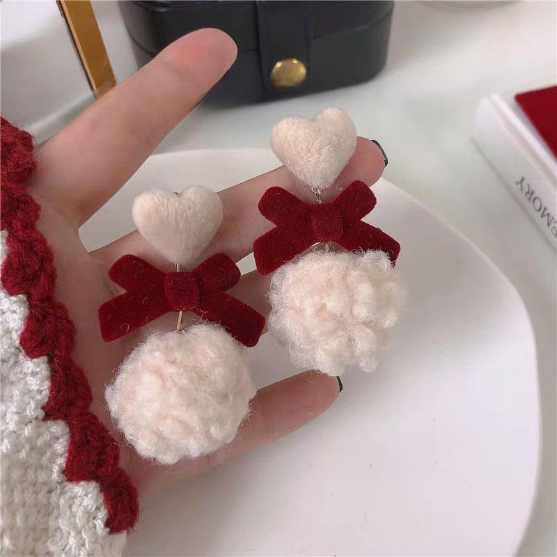 S925 Princess Earrings: Wine Red Velvet Bow & Lamb Wool Ball Ear Clips - New Autumn/Winter Plush Design Ear hook
S925 Princess Earrings: Wine Red Velvet Bow & Lamb Wool Ball Ear Clips - New Autumn/Winter Plush Design Ear hook