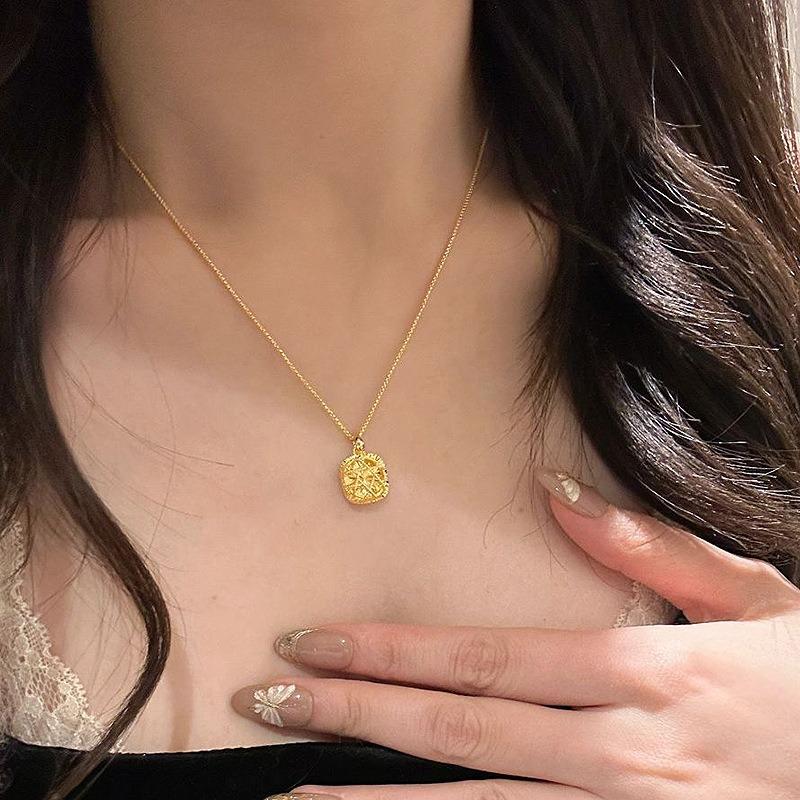 Simple Fashion Light Luxury High Classy feeling Pendant Unique Design Geometric Necklace for women Party Wedding Jewelry 45cm золотой
Simple Fashion Light Luxury High Classy feeling Pendant Unique Design Geometric Necklace for women Party Wedding Jewelry 45cm золотой
