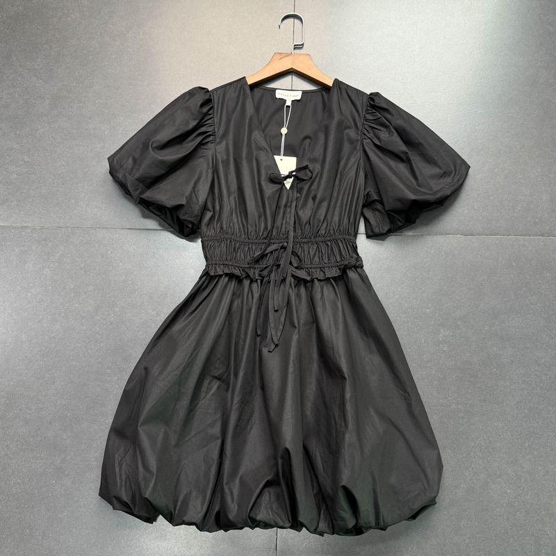 Foreign Trade Order New Retro Style Lantern Skirt V-neck Puff sleeve Princess Dress Waist Hugging Flower Bud Skirt Dress Black Flower Bud skirt L
Foreign Trade Order New Retro Style Lantern Skirt V-neck Puff sleeve Princess Dress Waist Hugging Flower Bud Skirt Dress Black Flower Bud skirt L