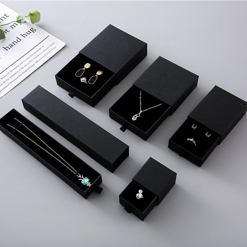 Kraft Paper Jewelry Box for Rings, Necklaces, Earrings – Simple Jewelry Storage and Packaging.
Kraft Paper Jewelry Box for Rings, Necklaces, Earrings – Simple Jewelry Storage and Packaging.