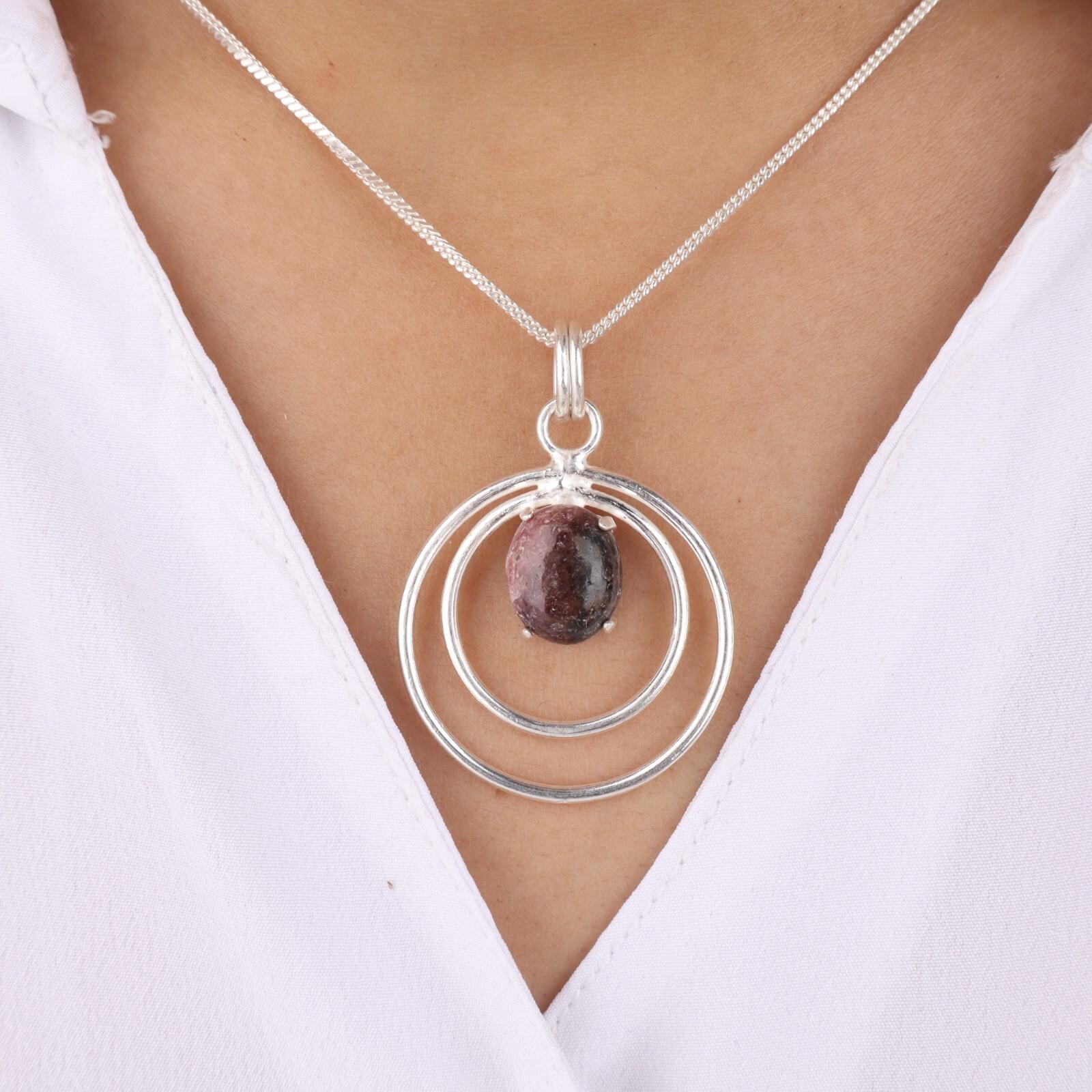 Natural Black Rhodonite Gemstone 925 Sterling Silver Jewelry Women Pendant 1.65 PP-61-31
Natural Black Rhodonite Gemstone 925 Sterling Silver Jewelry Women Pendant 1.65 PP-61-31