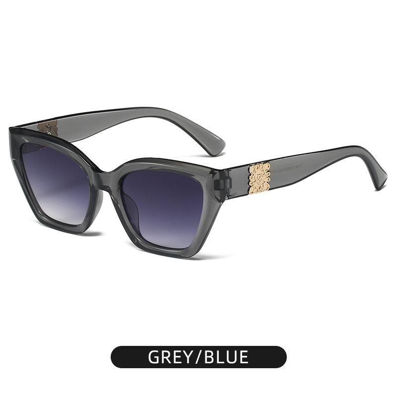Sunglasses For Women 2025 New Retro Cat Eye Sunshade Sun Protection Fashion Street Photography Car Sunglasses Trend 3198 сірий
Sunglasses For Women 2025 New Retro Cat Eye Sunshade Sun Protection Fashion Street Photography Car Sunglasses Trend 3198 сірий