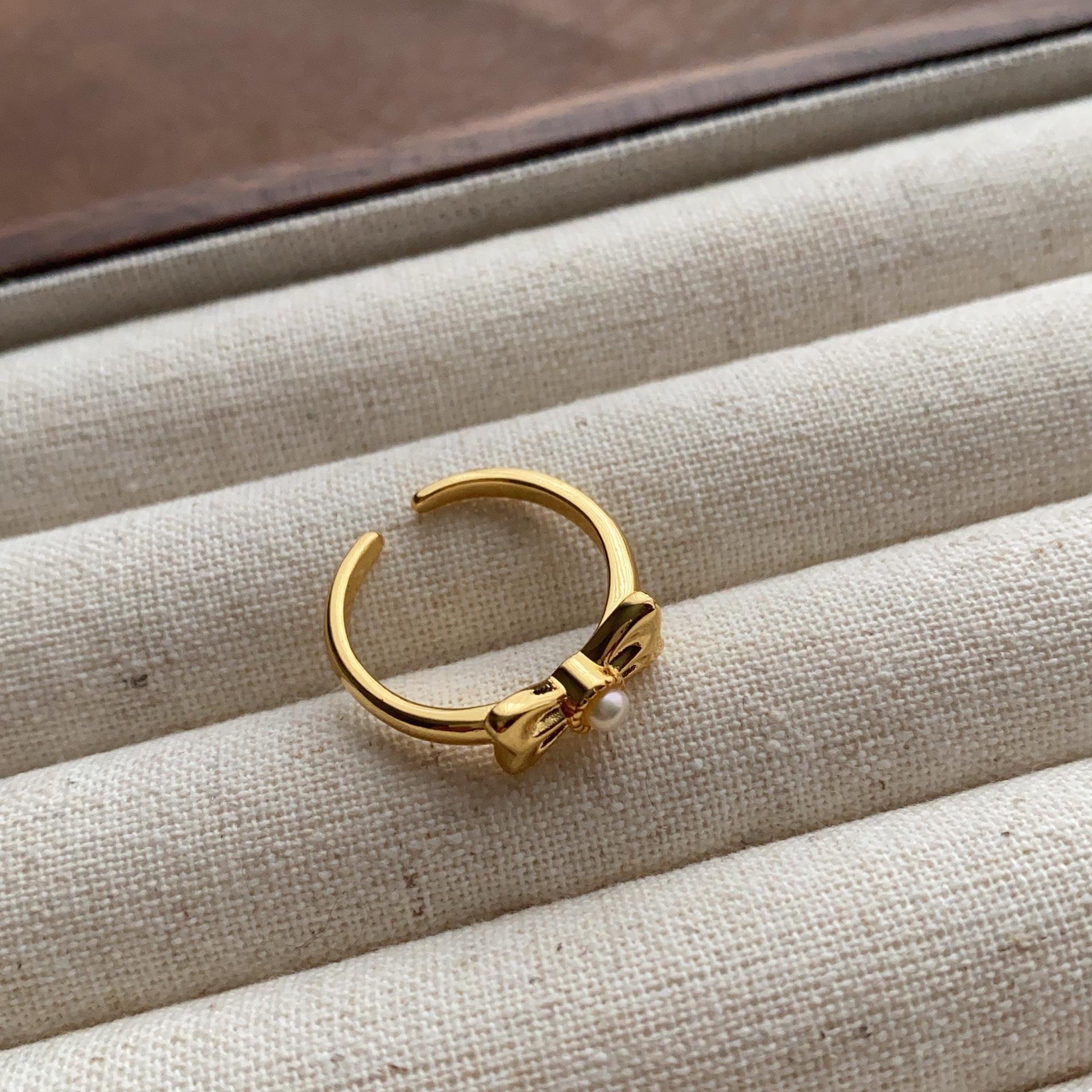 Colorful gemstones, pearl gold rings, niche rings, retro geometric high-end versatile temperament, light luxury personalized rings
Colorful gemstones, pearl gold rings, niche rings, retro geometric high-end versatile temperament, light luxury personalized rings