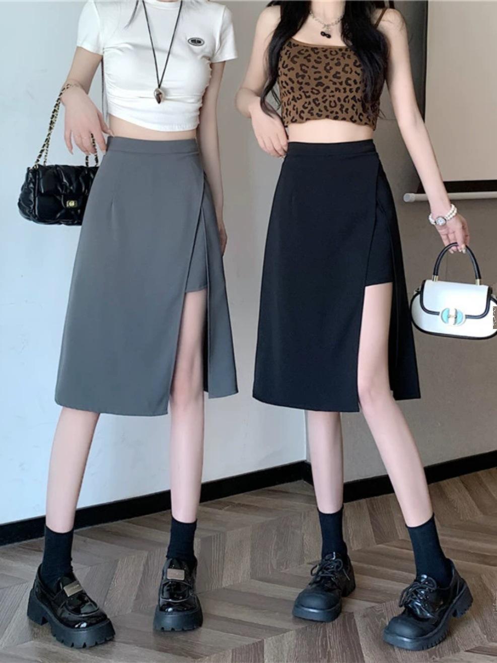 2024 Summer Plus Size Black High-Waisted Midi Skirt with Slit and Anti-Exposure Lining 4XL
2024 Summer Plus Size Black High-Waisted Midi Skirt with Slit and Anti-Exposure Lining 4XL