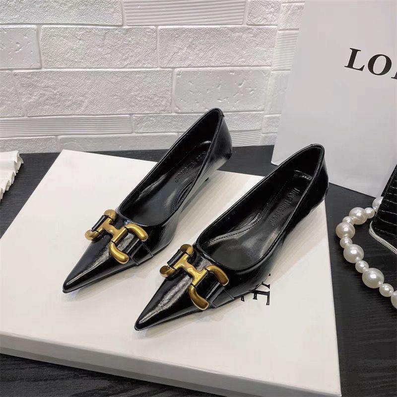 Весна 2025 Европейские и американские туфли-стилетто: Металлическая пряжка, низкий вырез, острый носок, универсальная профессиональная женская обувь 34 хаки
Весна 2025 Европейские и американские туфли-стилетто: Металлическая пряжка, низкий вырез, острый носок, универсальная профессиональная женская обувь 34 хаки