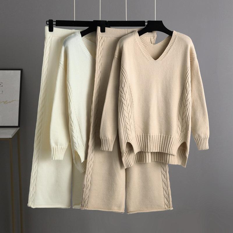 Новый однотонный трикотажный костюм с V-образным вырезом для осени и зимы OneSize бежевый
Новый однотонный трикотажный костюм с V-образным вырезом для осени и зимы OneSize бежевый