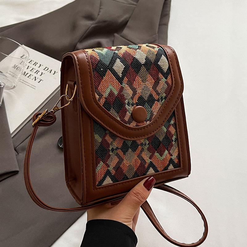 Популярные сумки Высокотекстурные модные вертикальные сумки-мессенджеры Женские сумки через плечо для мобильных телефонов Клетчатые сумки для женщин
Популярные сумки Высокотекстурные модные вертикальные сумки-мессенджеры Женские сумки через плечо для мобильных телефонов Клетчатые сумки для женщин