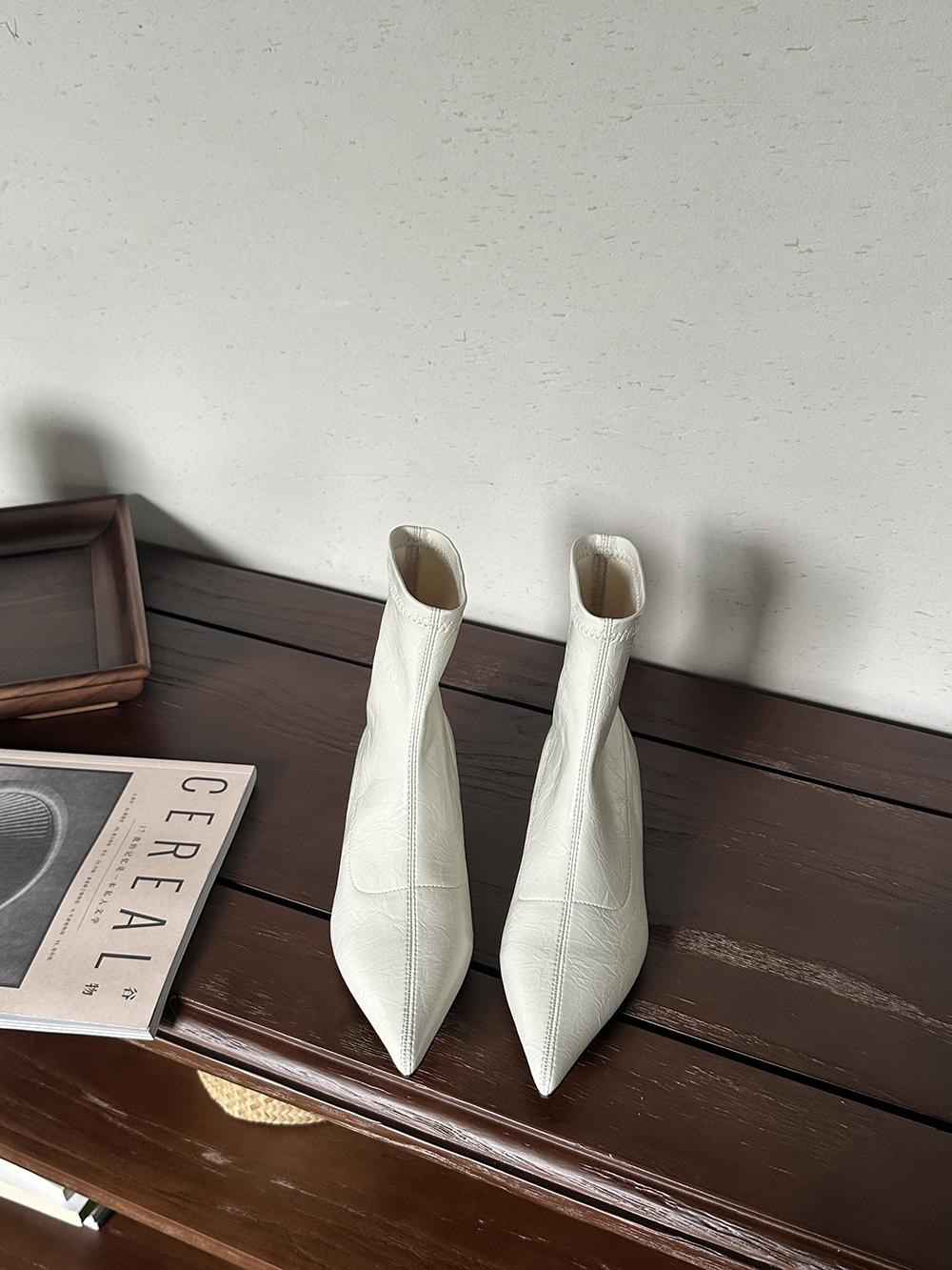 Модные женские ботильоны с острым носком 2024 года, новые поступления, черные, хаки, бежевые, серые, осенне-зимние ботинки, носки, боты на танкетке и среднем каблуке, без застежек 245 белый
Модные женские ботильоны с острым носком 2024 года, новые поступления, черные, хаки, бежевые, серые, осенне-зимние ботинки, носки, боты на танкетке и среднем каблуке, без застежек 245 белый