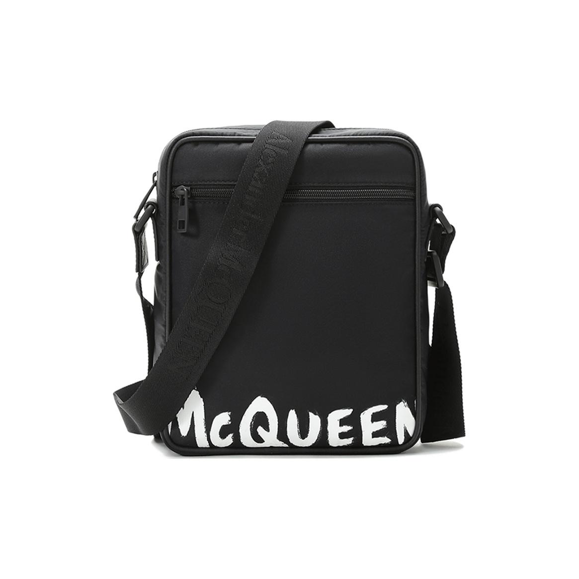 Alexander McQueen Graffiti Logo Print Adjustable Shoulder Strap Fabric Messenger Bag Men bags Black 632026-HWC2B-1070 Basic Set (Bag+Dust Bag)
Alexander McQueen Graffiti Logo Print Adjustable Shoulder Strap Fabric Messenger Bag Men bags Black 632026-HWC2B-1070 Basic Set (Bag+Dust Bag)