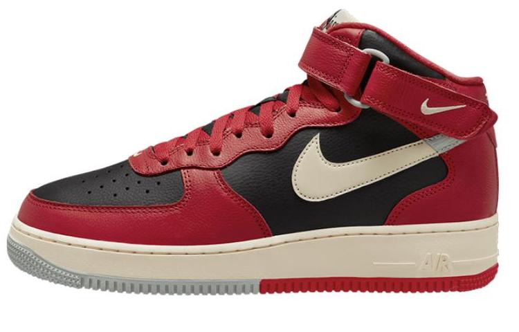 Nike Air Force 1 Mid LV8 Split Black Red DZ2554-001 42.5
Nike Air Force 1 Mid LV8 Split Black Red DZ2554-001 42.5