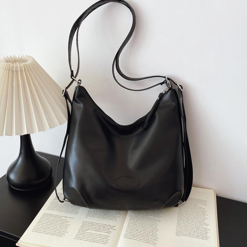 2025 осень и зима новая сумка через плечо универсальная повседневная простая большая вместимость многофункциональный рюкзак японская сумка чёрный
2025 осень и зима новая сумка через плечо универсальная повседневная простая большая вместимость многофункциональный рюкзак японская сумка чёрный